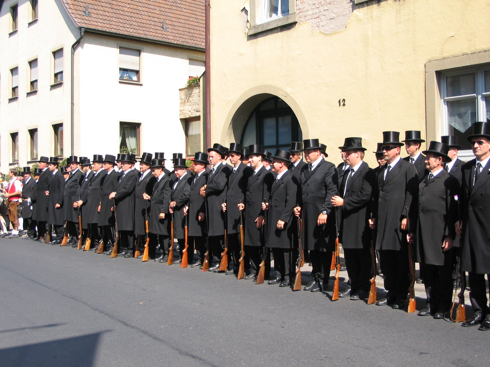 Bürgerwehr Aufstellung vor dem Rathaus